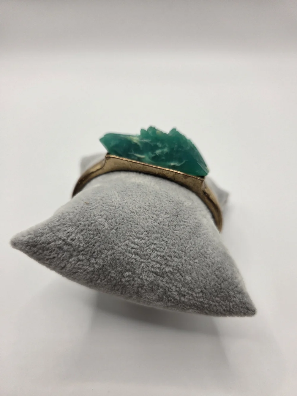 1528. Gold Tone Cuff Bracelet With Green Raw Stone
